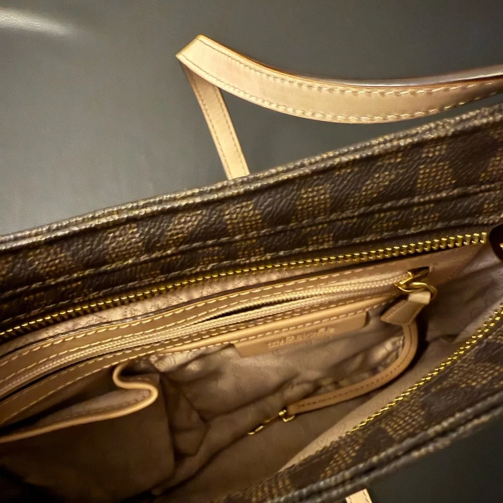 Michael Kors Brown Monogram Crossbody Bag with Gold Hardware Classic - Picture 7 of 16